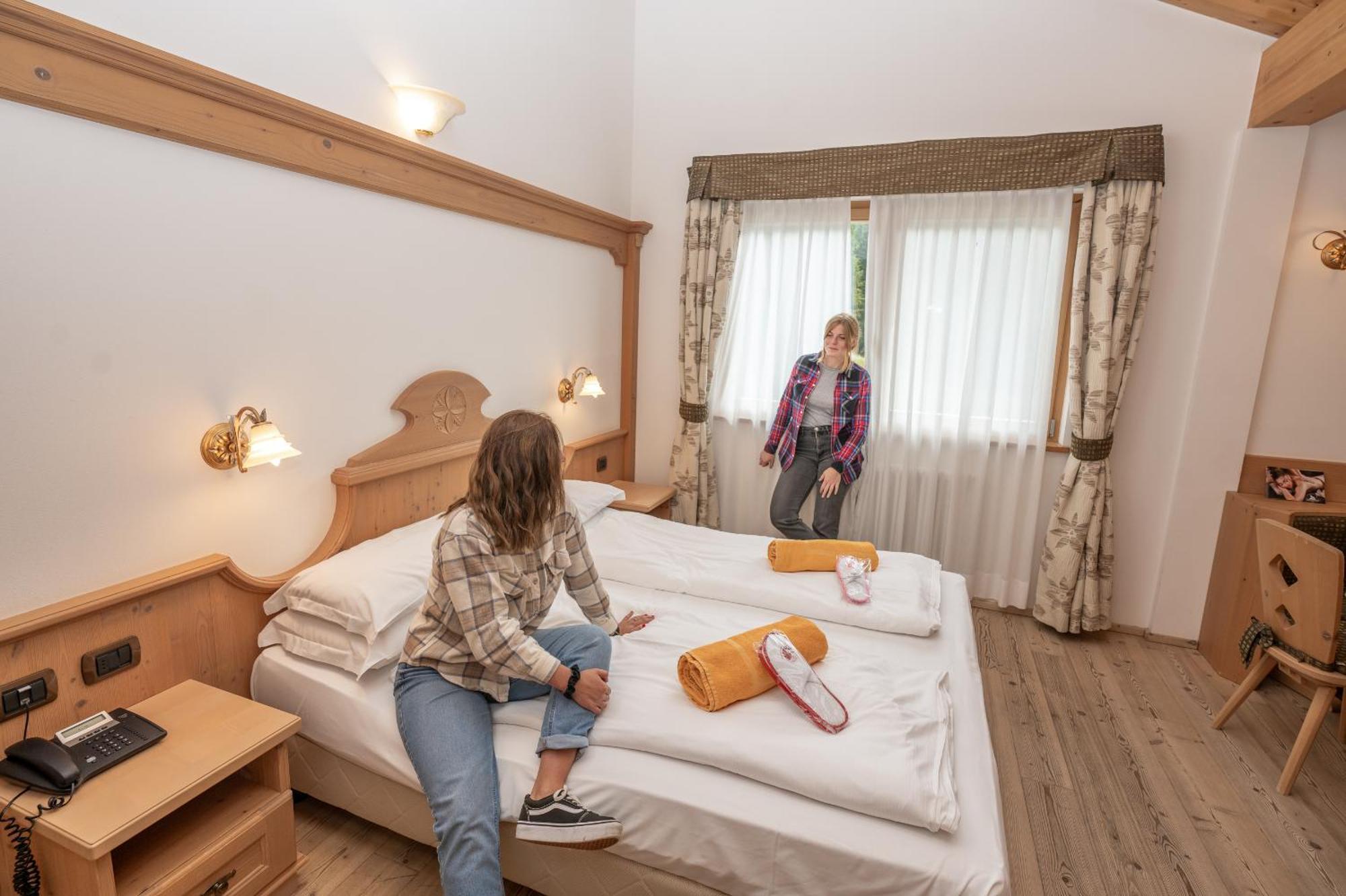 Wellness Hotel Lupo Bianco Canazei Dış mekan fotoğraf