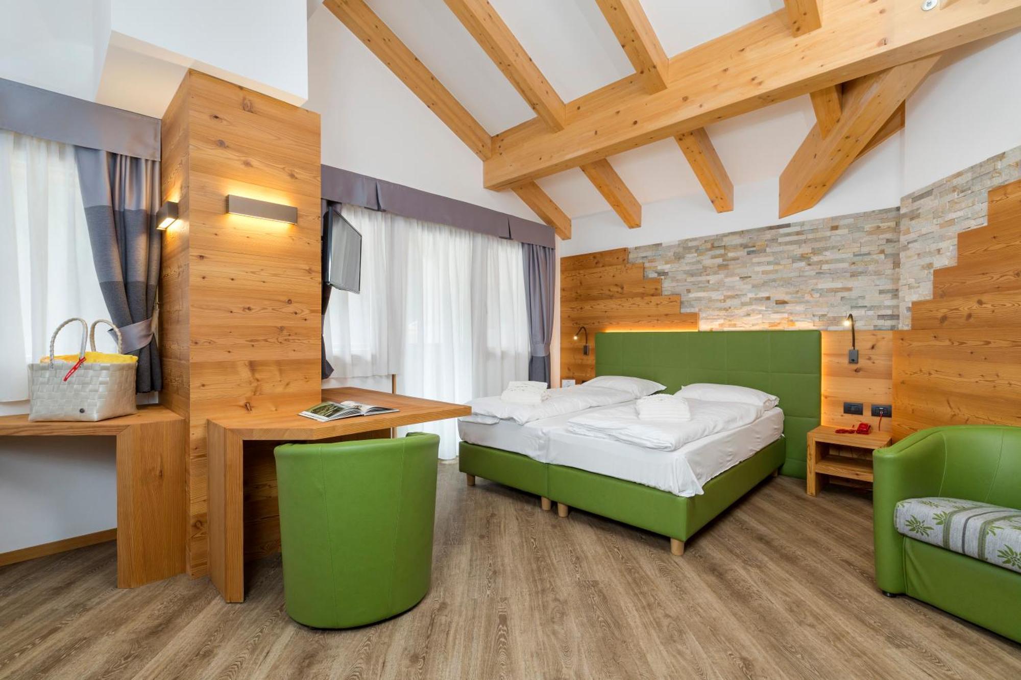 Wellness Hotel Lupo Bianco Canazei Dış mekan fotoğraf