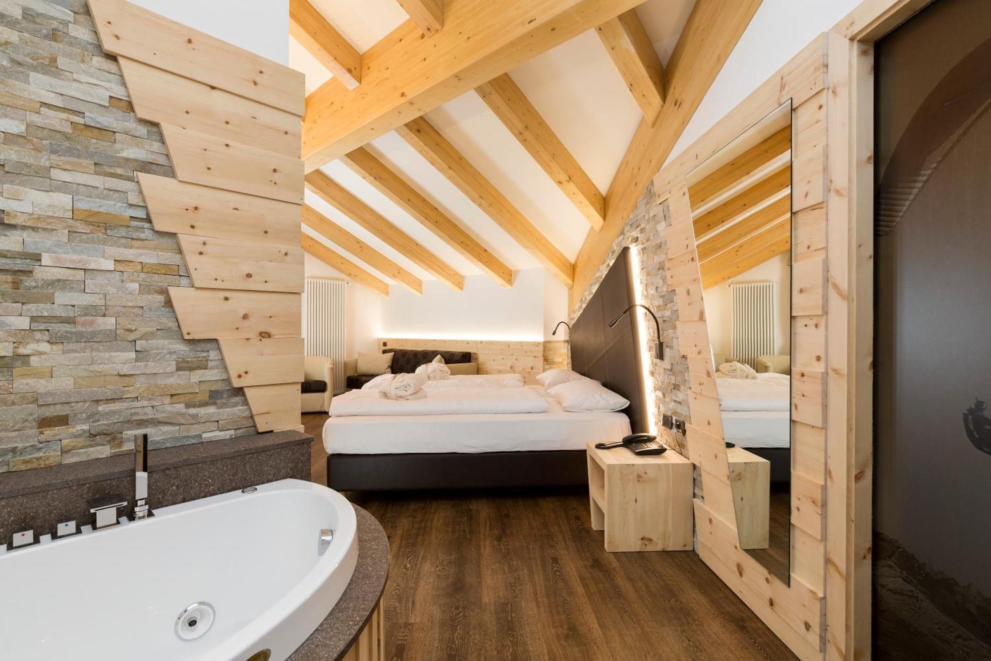 Wellness Hotel Lupo Bianco Canazei Dış mekan fotoğraf