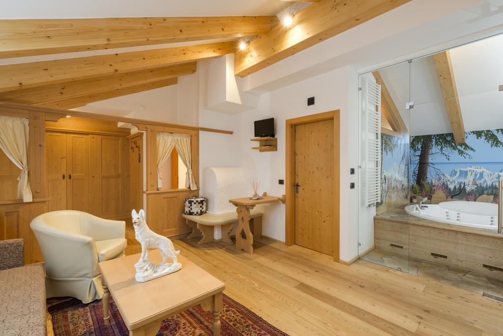 Wellness Hotel Lupo Bianco Canazei Dış mekan fotoğraf