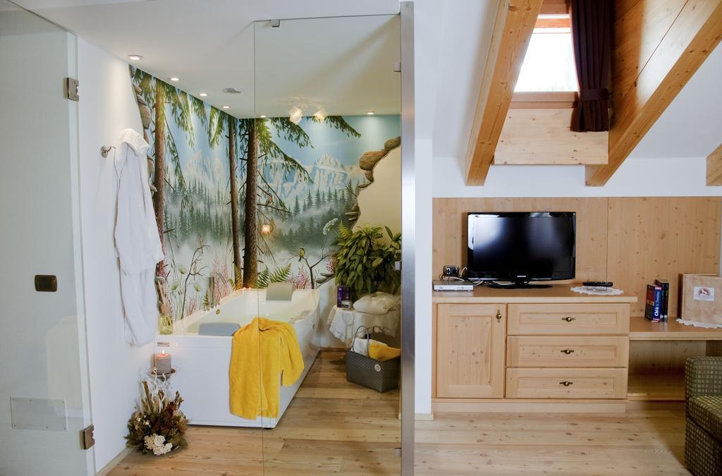 Wellness Hotel Lupo Bianco Canazei Oda fotoğraf